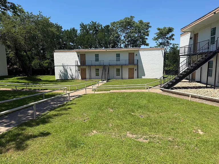 312 W Rentz St #89 — Photo 3