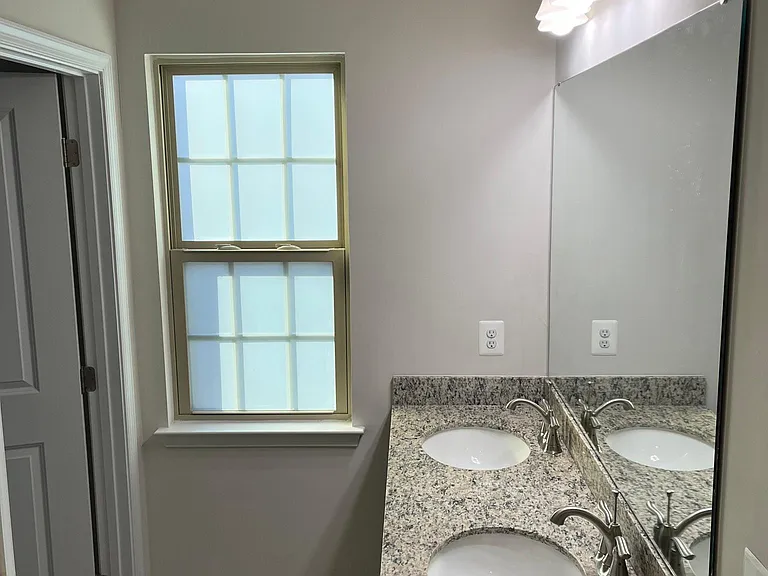 5816 Rochefort St — Photo 17