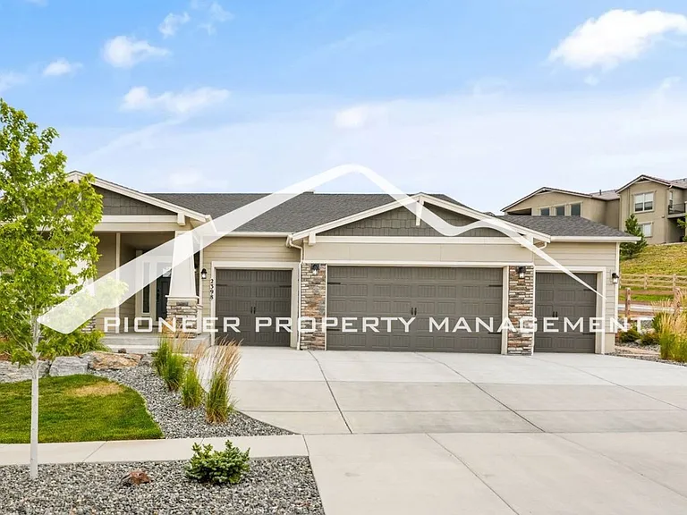 2398 Merlot Dr — Photo 1