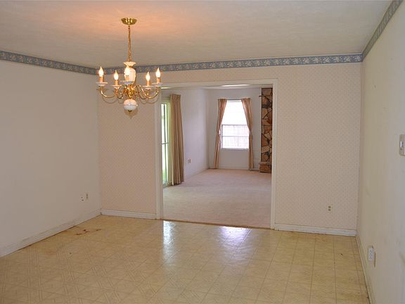 5th image of 5830 Shurmard Dr