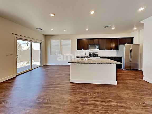 4th image of 1510 Garden Swing Ave