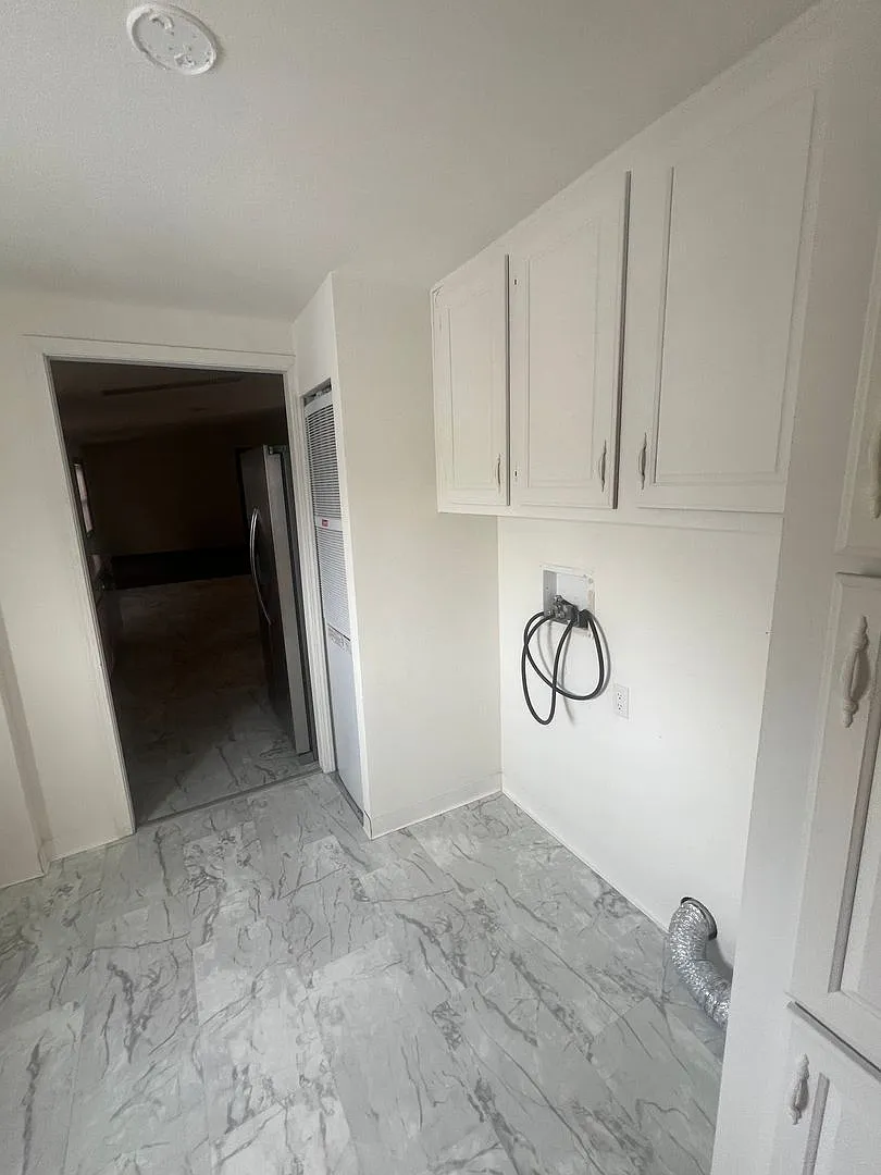 Building Photo - 4139 Arden Ave #2