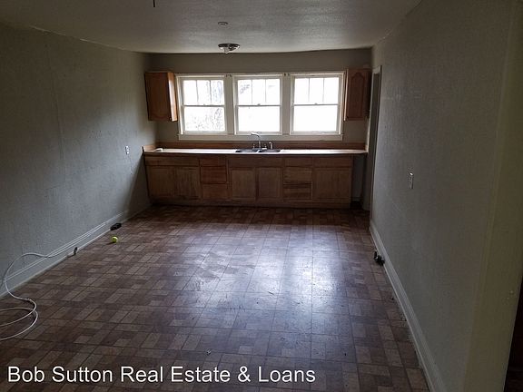 2nd image of 734 N 10th St