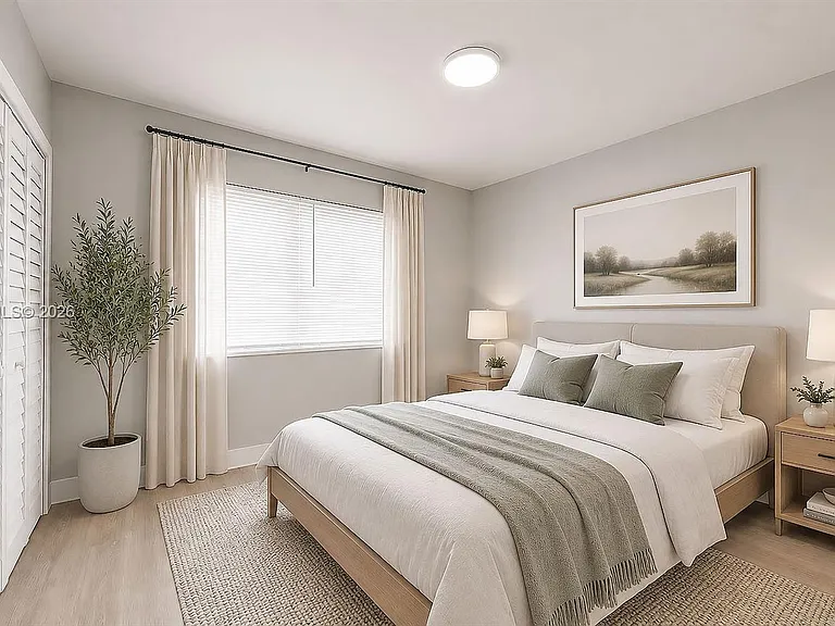 101 W 11th St #8 — Photo 32