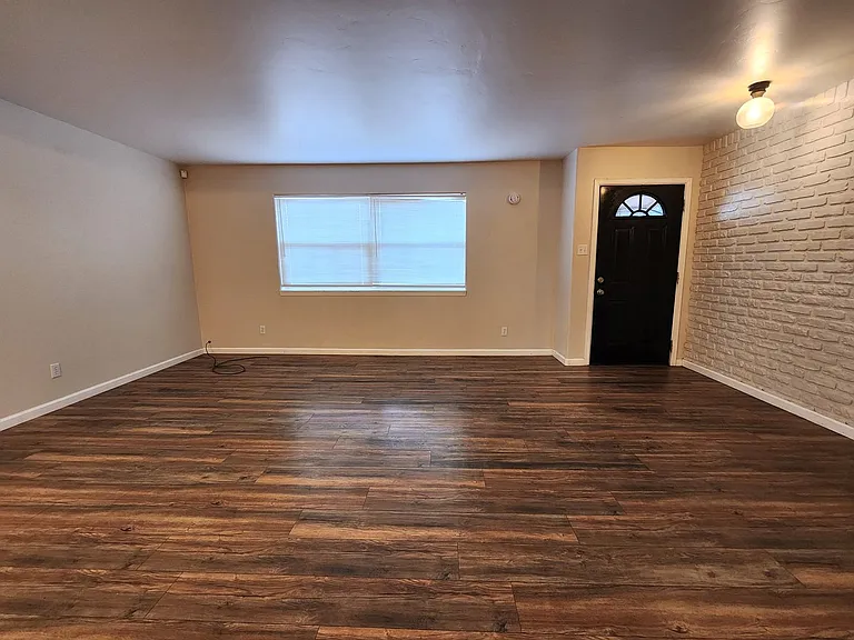 1795 Carlyle Dr — Photo 6