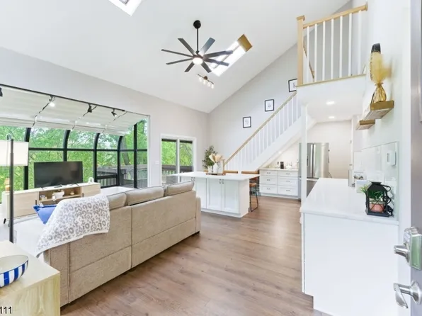 2 Falkenstein Dr BLDG 2 #10, Vernon Twp., NJ 07462