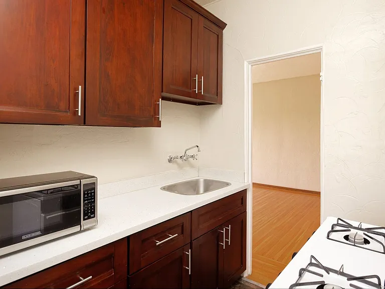 848 Vermont St — Photo 11