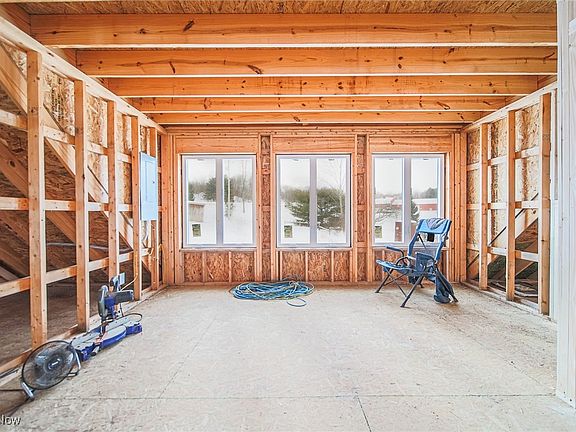 5th image of 3640 Hope Rd NW