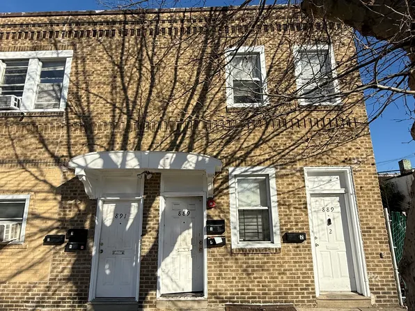 889 N 26th St, Camden, NJ
