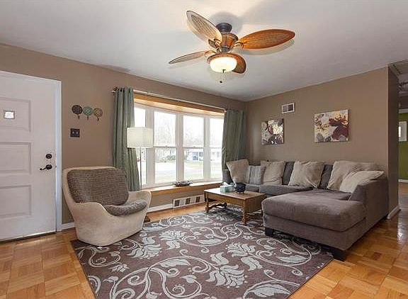 2nd image of 8 Glynn Dr