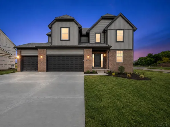 28325 Nadia Ln, Chesterfield, MI 48047
