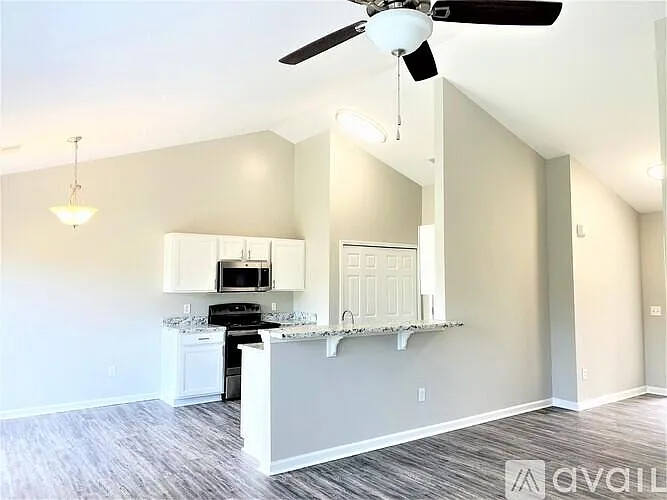 17 Cottingham Way — Photo 6