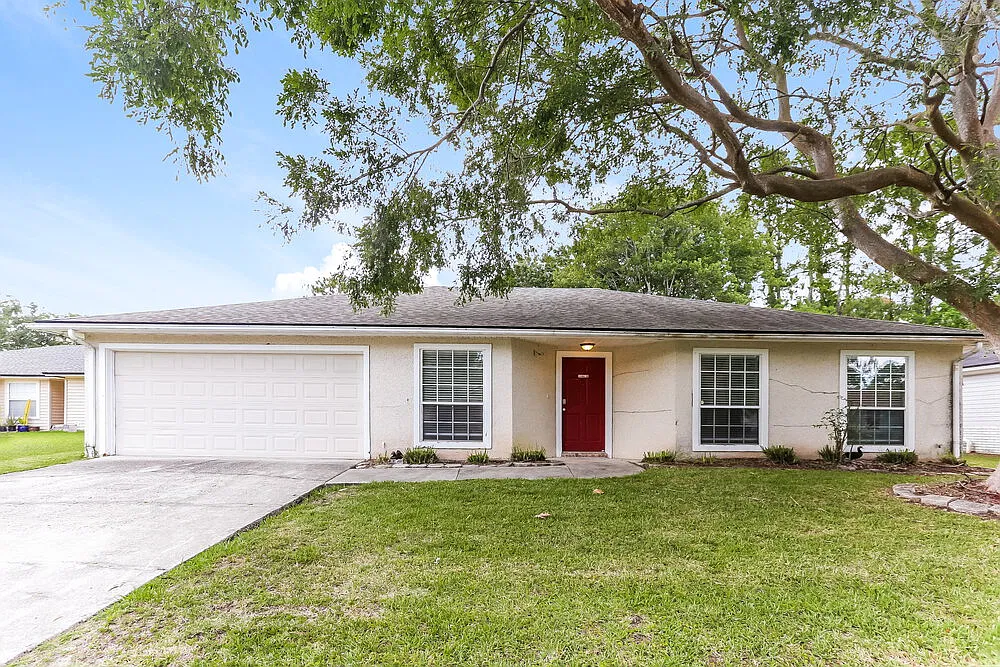 3 bed, 2.0 bath, 1664 sqft, $2,760 — Photo 1