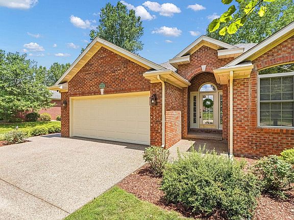 2nd image of 2807 Janeway Dr