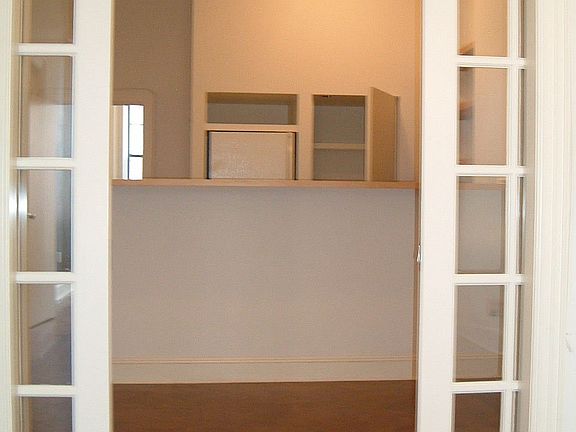 4th image of 120 Saint James Pl APT 2