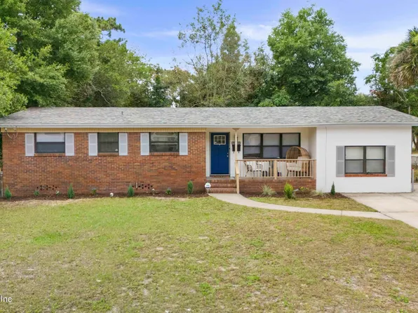 7610 WYCOMBE Drive N, Jacksonville, FL 32277