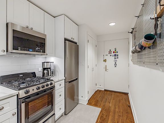 5th image of 14 W 68th St APT 3