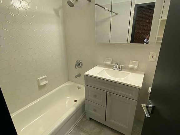 5th image of 249 Columbia St #3