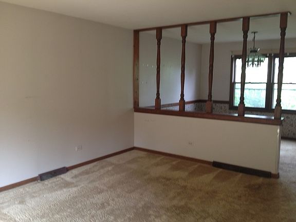 4th image of 209 White Oak Dr