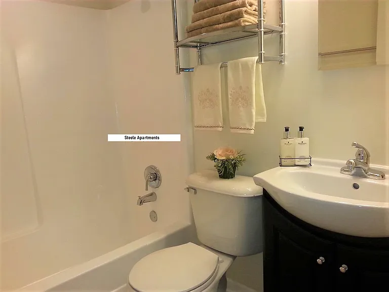 807 N 45th St #6 — Photo 7