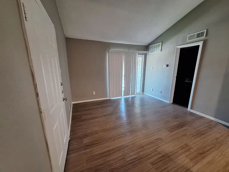 Island Bay Resort Apartments — Photo 51