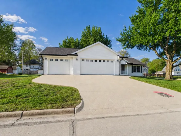 802 Iowa Ave, Essex, IA 51638