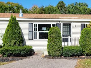 16 Magnolia Ln, Belmont, NH 03220