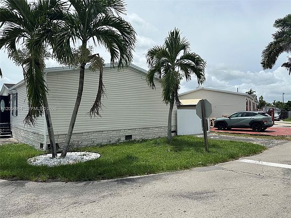 5th image of 220 NE 12th Ave Lot 137
