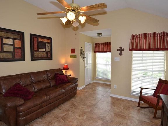 5th image of 2314 Old Oak Ln