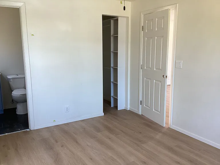 219 S G St — Photo 9