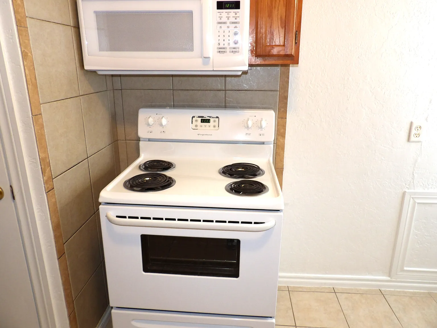 2 bed, 727 sqft, $595 — Photo 4