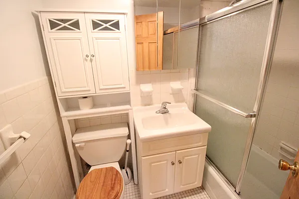 Rented by Luxor Homes & Investment Realty | media 17