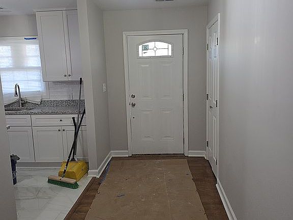 3rd image of 101 Ridgewood Ln