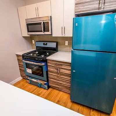 Rented by Evergreen Apartments BK | media 31