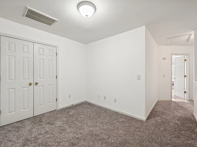 42 Signet Dr — Photo 9