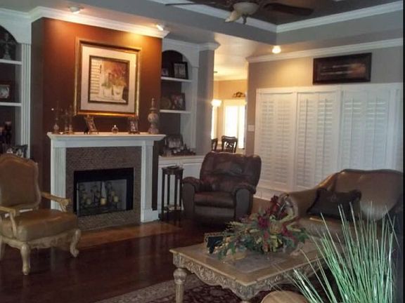 5th image of 215 Stonehaven Dr