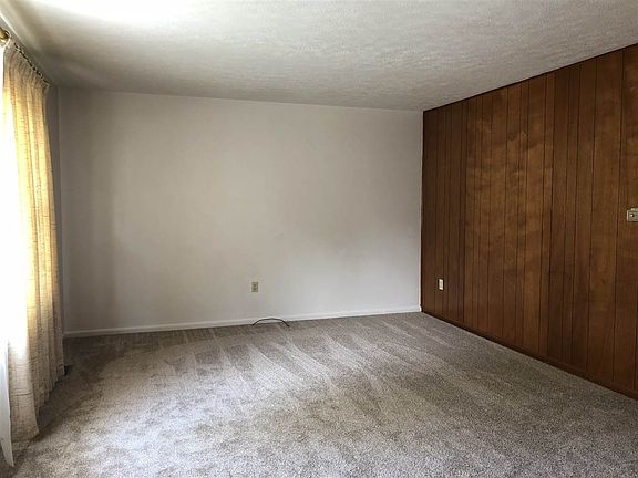 2nd image of 206 S Karen St