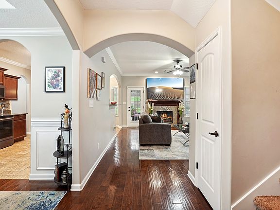 3rd image of 2904 McManus Cir