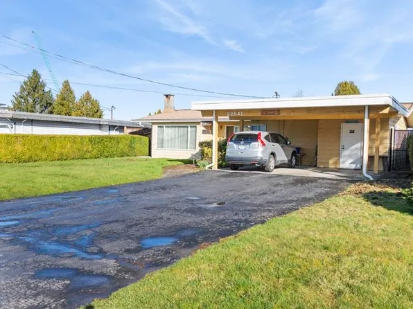 22641 Brown Ave, Maple Ridge, BC V2X 3R6