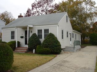 104 Pine Neck Ave, East Patchogue, NY 11772