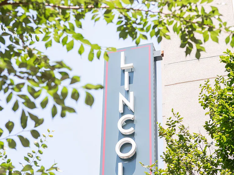 Lincoln at Dilworth — Photo 70
