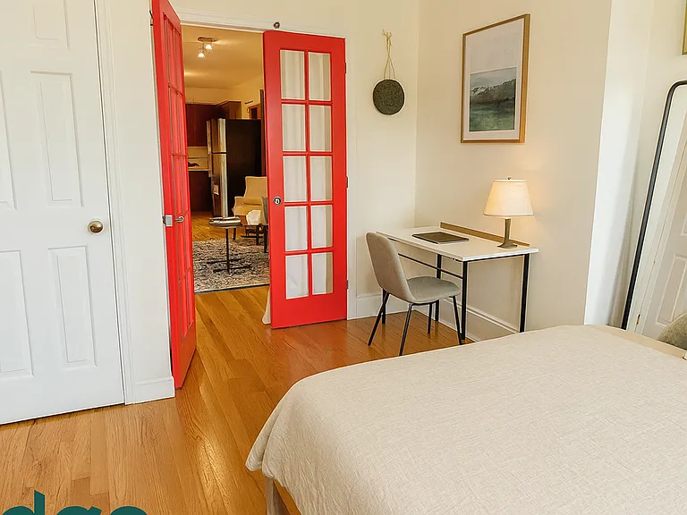 166 Harman St #3L — Photo 4