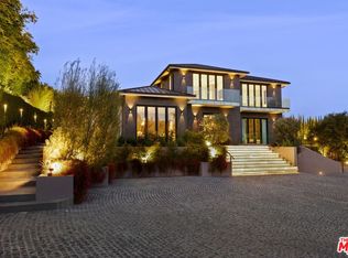 822 N Kenter Ave, Los Angeles, CA 90049