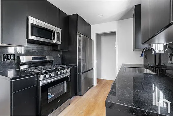 266 S Park View St — Photo 14