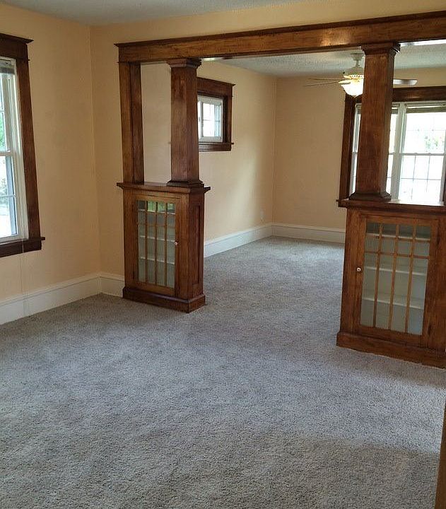 1st image of 823 Robert St S #1