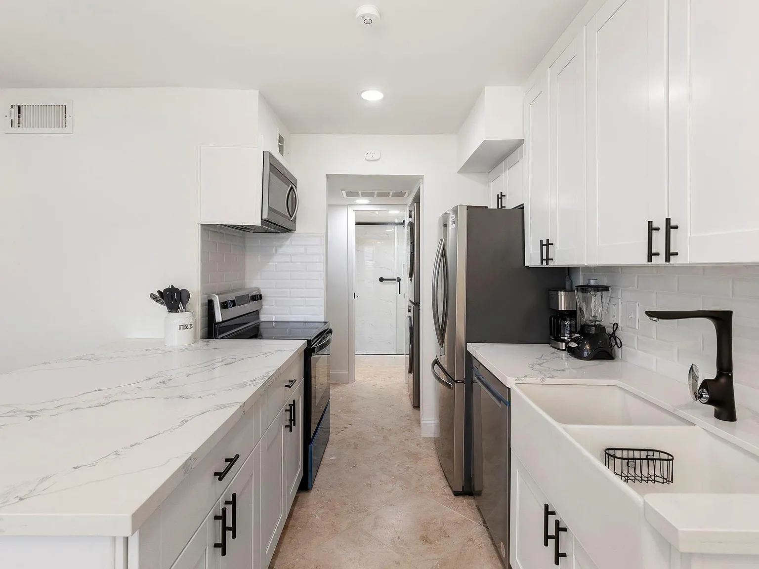 2 bed, 2.0 bath, 952 sqft, $1,900 — Photo 1