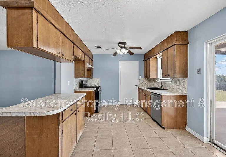 1113 Gifford Dr — Photo 14
