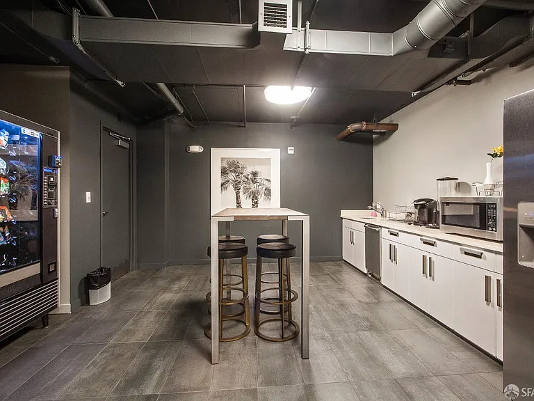 555 4th St #101 — Photo 24