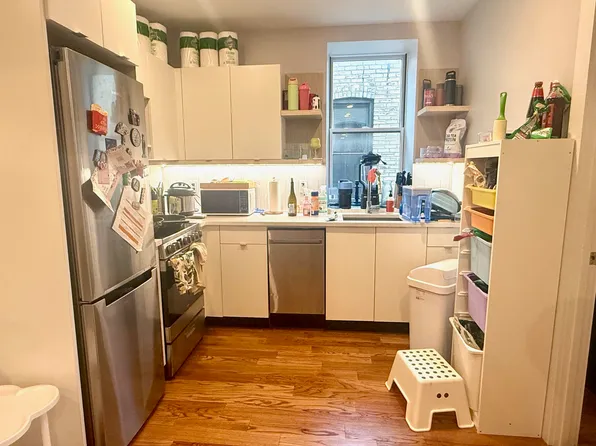 996 Carroll Street image 2 of 17