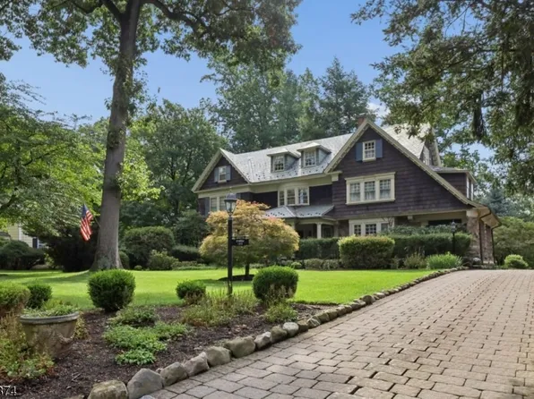 105 Rensselaer Rd, Essex Fells Twp., NJ 07021